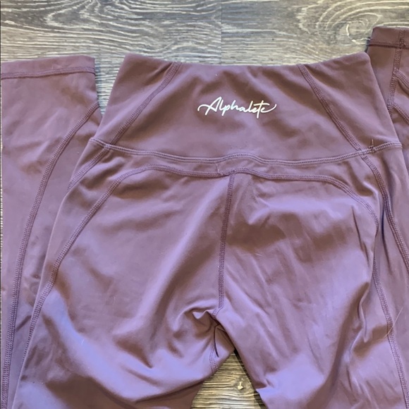 Alphalete Pulse Surge Legging - Picture 3 of 3